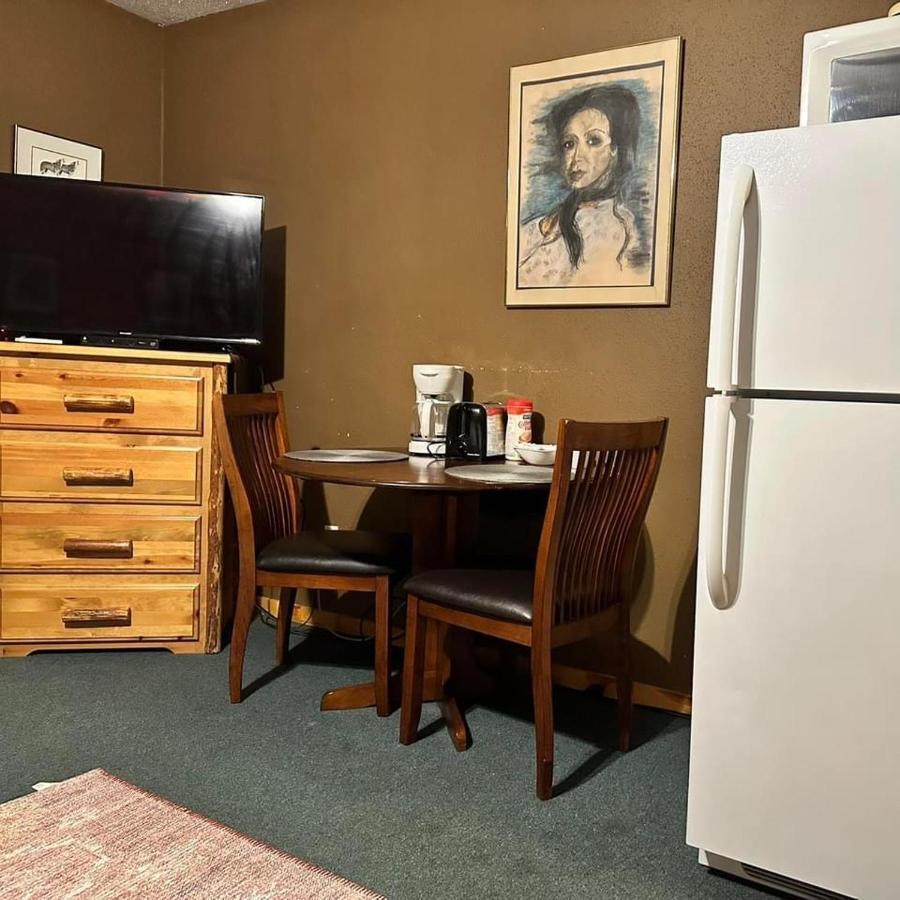 Muskie Bay Resort Nestor Falls Bagian luar foto