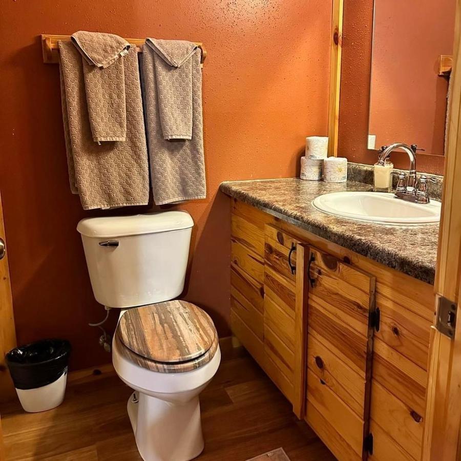 Muskie Bay Resort Nestor Falls Bagian luar foto
