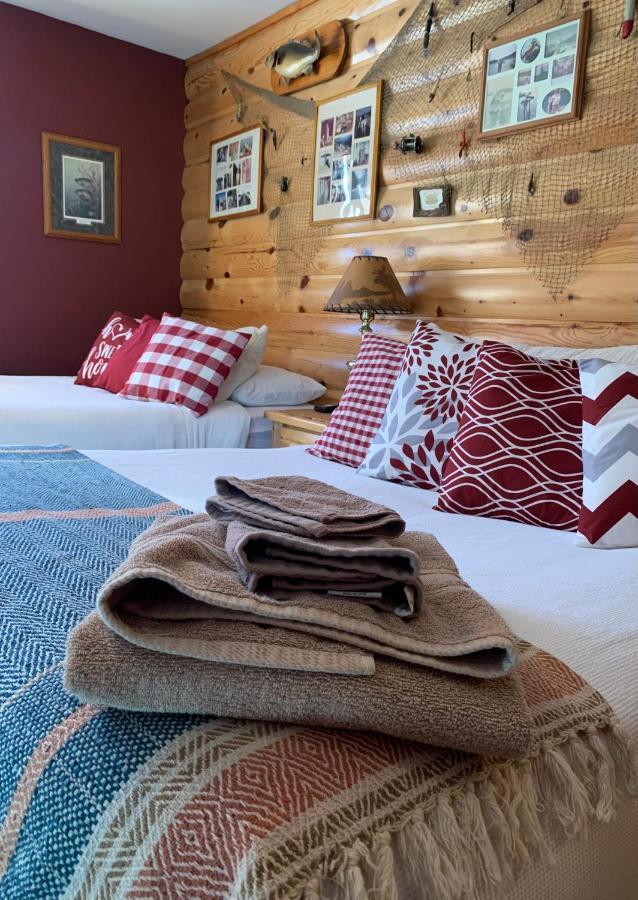 Muskie Bay Resort Nestor Falls Bagian luar foto