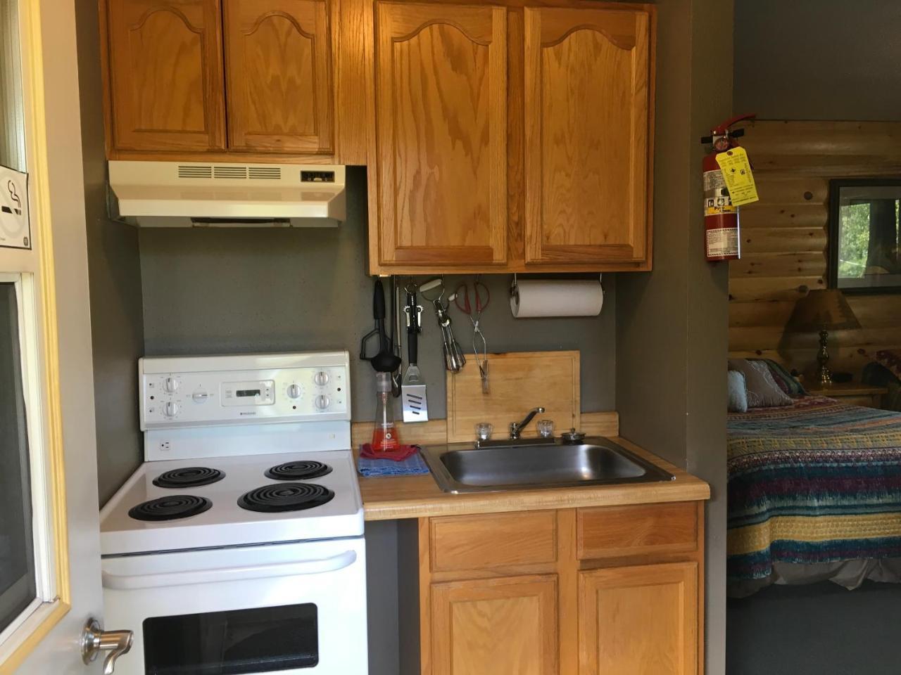 Muskie Bay Resort Nestor Falls Bagian luar foto