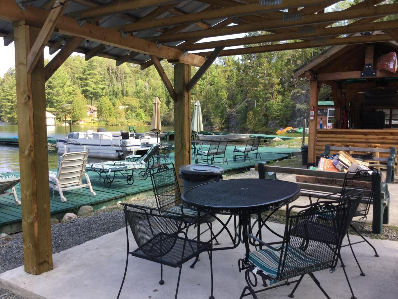 Muskie Bay Resort Nestor Falls Bagian luar foto