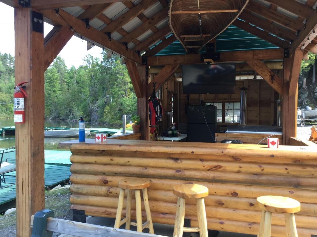 Muskie Bay Resort Nestor Falls Bagian luar foto